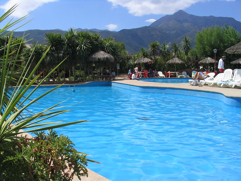 Cloro para piscina: un elemento fundamental