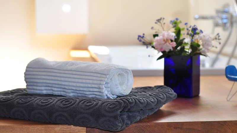 decoración baño toallas