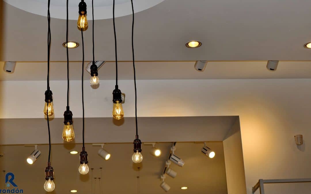 Lámparas de techo y electricidad
