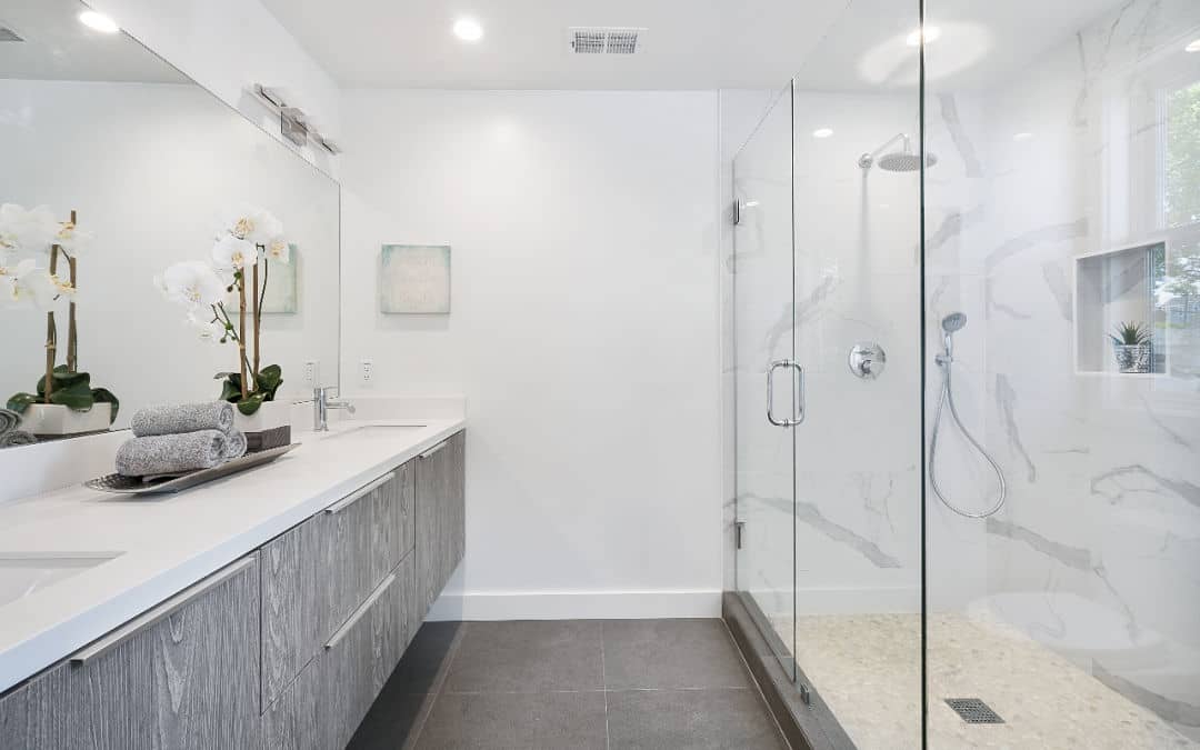 Plato de ducha de resina o de obra