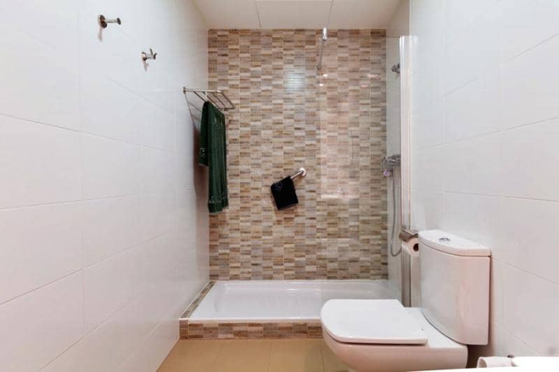 Tipos de platos de ducha cerámicos