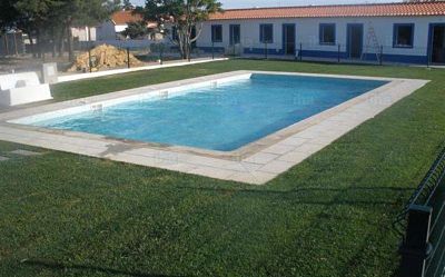 Césped para jardines y piscinas