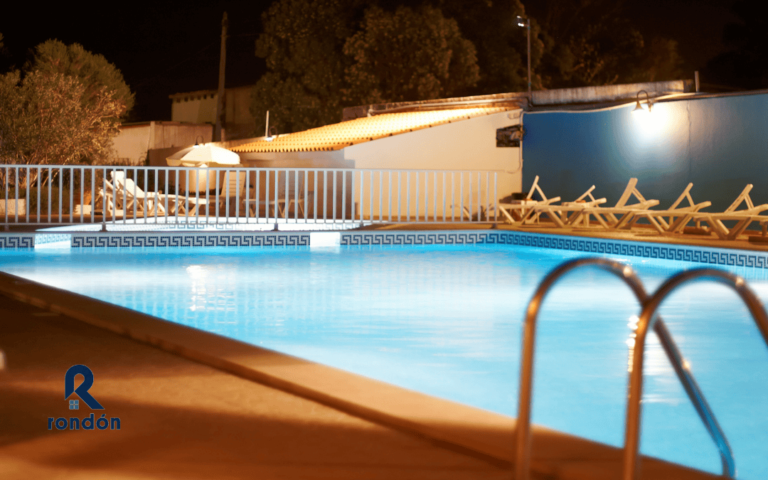 Tipos de iluminación para piscina